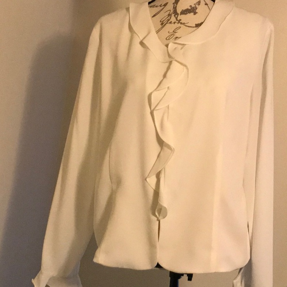 NEW Pendleton Ivory Ruffle Front Blouse - Picture 2 of 8